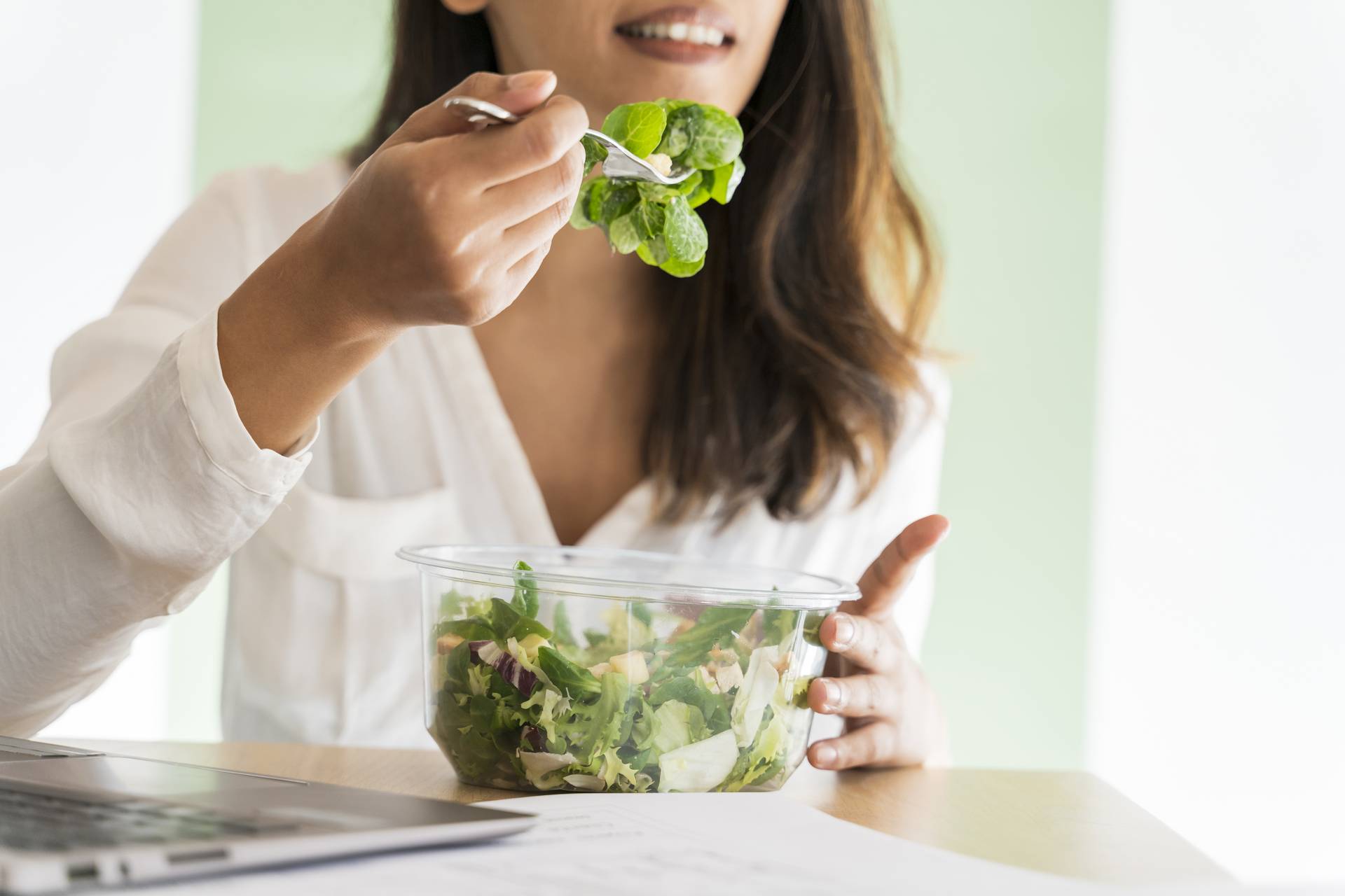 Az előrecsomagolt saláta ételmérgezést okozhat