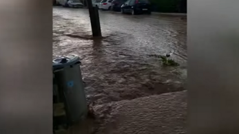 Villámárvíz tombolt Szlovákiában, több épületet is elöntött a víz