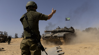 Tovább durvul a helyzet, a Hamász rakétákkal támadta az egyik izraeli határátkelőt