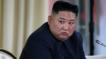 Hűséget kellett esküdniük Kim Dzsongun iránt az észak-koreaiaknak