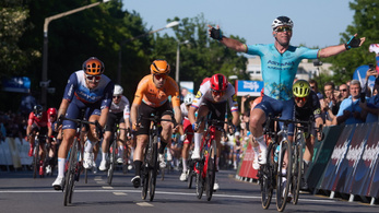 Sportági csillag ragyogott Kazincbarcikán: Cavendish nyerte a sprintbefutót