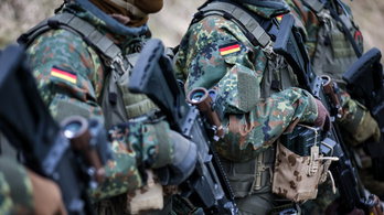 Kiszivárogtak a védelmi minisztérium tervei, visszaállítanák a sorkatonaságot Németországban