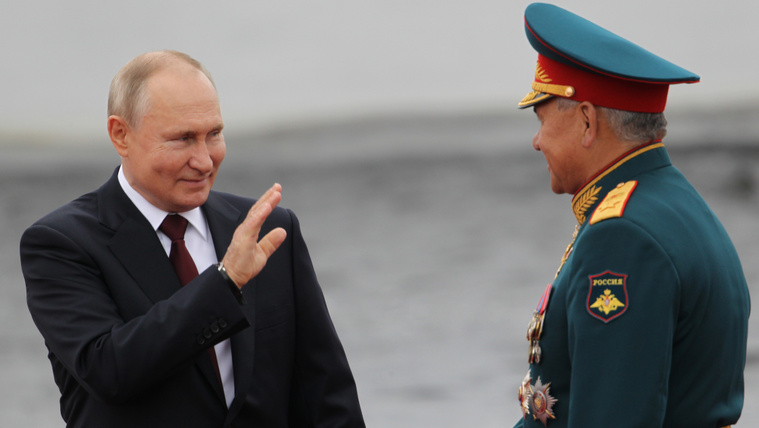 Putyin leváltja Szergej Sojgut, az orosz védelmi minisztert
