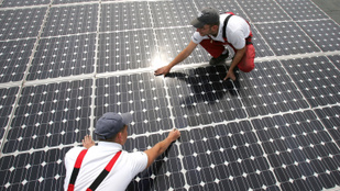 Milliárdok foroghatnak kockán: több száz vállalkozó várja a napelemes pénzét az államtól