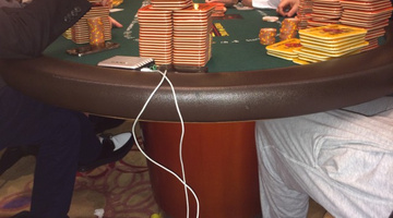 Annyi pénz volt az asztalon, hogy a milliárdoktól nem maradt hely pókerezni