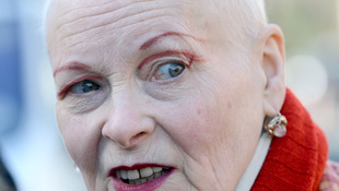 Vivienne Westwood leborotválta a haját