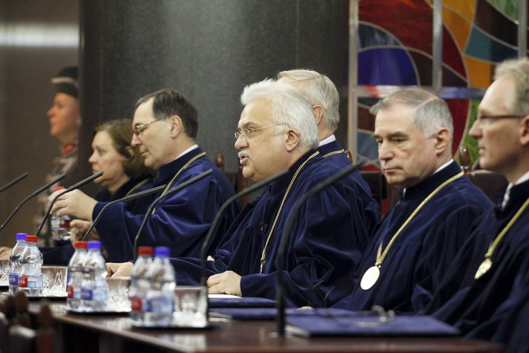 Az Alkotmánybíróság mélyütése a Kúriának