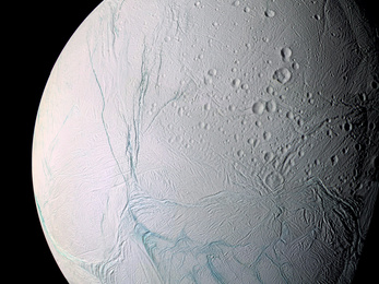 Hatalmas óceánt találtak a Szaturnusz holdján