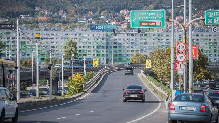 Aláírták a szerződést, jövőre felújítják a Flórián téri felüljárót