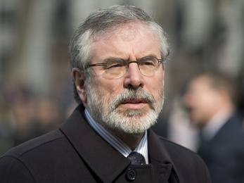Szabadon engedték a Sinn Féin vezetőjét