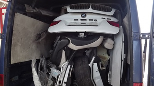 Így csempészik a lopott BMW X6-ot