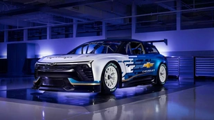1300 lóerős, elektromos NASCAR koncepciót mutatott a Chevrolet