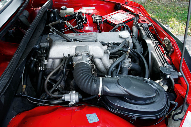 Két hengerrel megtoldották a szabványos Opel-féle CIH-motort
