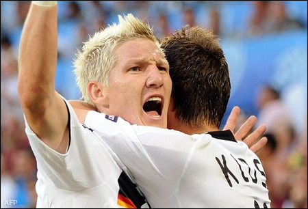 Schweinsteiger és Klose az első gól után