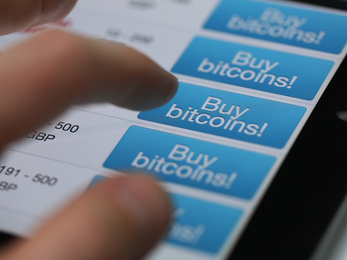 Gigászi csalás lehetett a bitcoin szárnyalása mögött