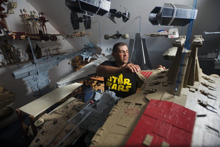 Szemétből gyárt Star Wars-űrhajót a magyar