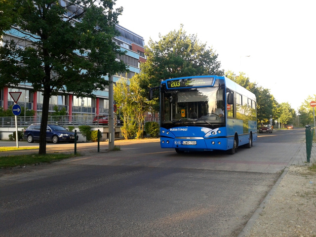 A Rába-Molitus S91-est egy éve bérli a BKV. Az újnak látszó busz, azonban már három éves.