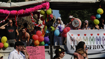 Húsz nagykövetség támogatja a Pride-ot