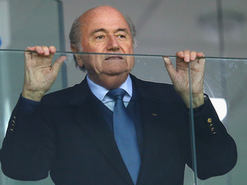 Blatter már dicséri Luis Suarezt