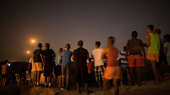 Páholyból nézték a gázai bombázást