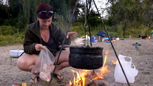 Tisza-túra: vadkempingezés csirkepörkölttel