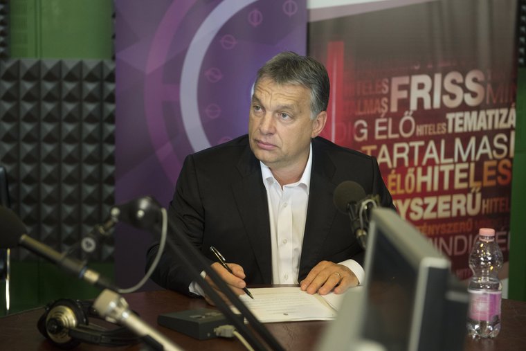 Orbán: nem állnak le a stadionépítések