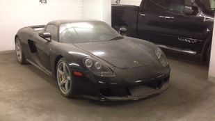 Egy garázsban porosodik a ritka csúcs-Porsche egy darabja