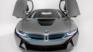 BMW i8 a szépségversenyre