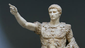 Kétezer éve halt meg Augustus