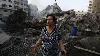 A földig bombázták a Gázai övezet toronyházát