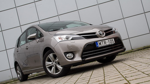 Teszt: Toyota Verso 1.6 D-4D Limited - 2014.