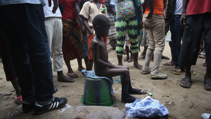 Ebola miatt árva gyerekek: senkinek nem kellenek