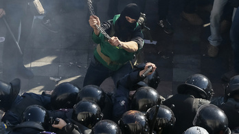 Tüntetők és rendőrök csaptak össze Kijevben