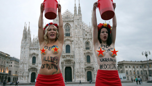 Véres mellekkel tiltakozott a FEMEN Putyin ellen