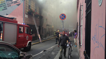 Tűz ütött ki a Kazinczy utcában