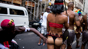 Ilyen csöcsök és seggek voltak az idei Riói karneválon