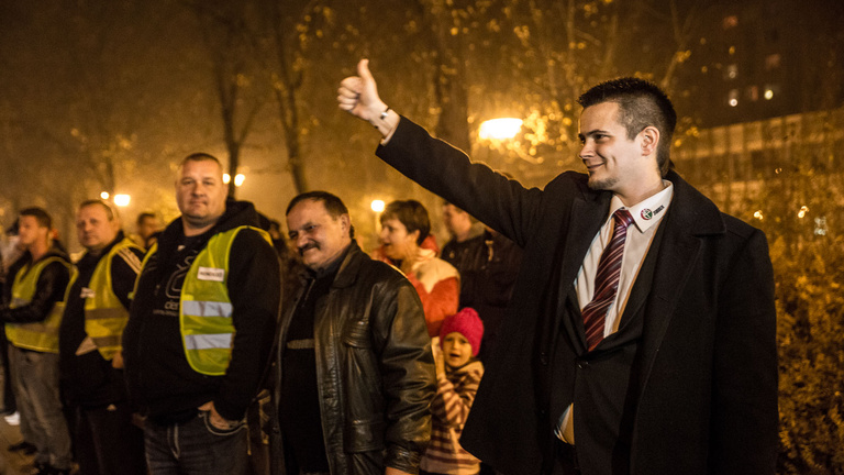Elsöprő győzelmet ünnepel az ózdi Jobbik