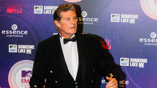 David Hasselhoff skótszoknyában díjátadózott