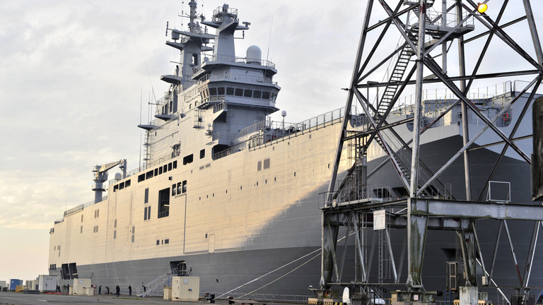 Eldőlt: Párizs nem adja át a kész hadihajókat az oroszoknak