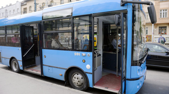 Fűtenek a BKV-buszokon a kánikulában?