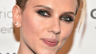 Scarlett Johansson mióta ENNYIRE kancsal?