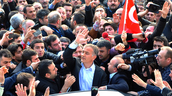A rendőrséggel szállt rá az ellenzékre Erdogan