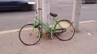 Valaki szánja meg ezt a szomorú biciklit!