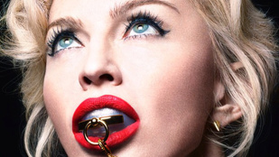 Madonna néni láncos szájjal próbál szexiskedni