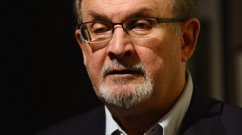 Rushdie: Meg kell védeni a szatíra műfaját