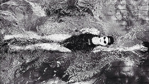 Menő: Jakabos úszás közben a legszebb