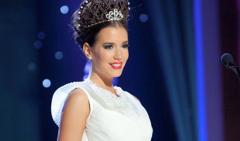 Bujáki népviselet Miss Universe Hungary-n