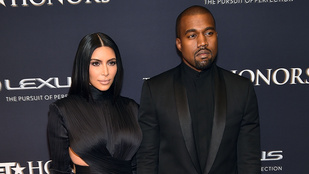 Kim Kardashian feketében, összecsomagolva díjátadózott