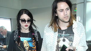 Kurt Cobain lánya még mindig apja sötéthajú hasonmásával jár