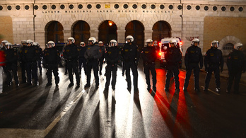 54 tüntetőt vettek őrizetbe a bécsi rendőrök